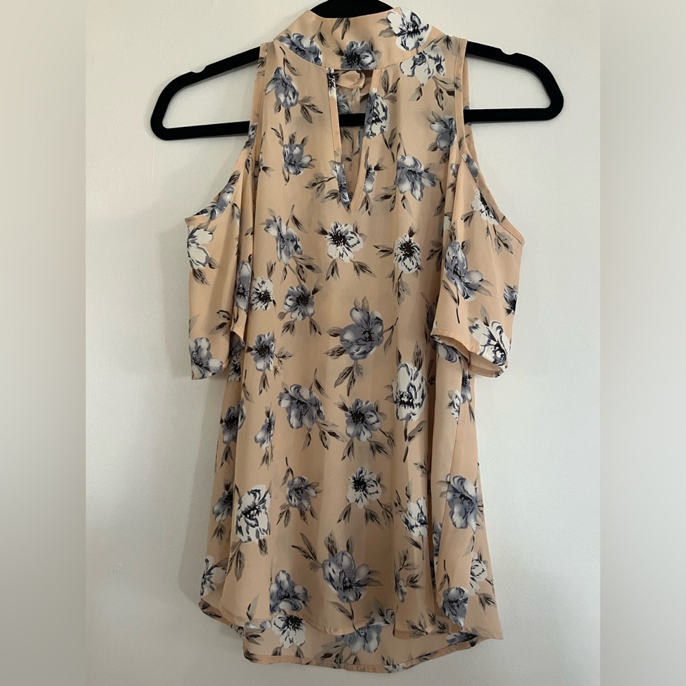 Sienna Sky Peach Cold Shoulder Blouse with Blue Flowers Womens Size XS